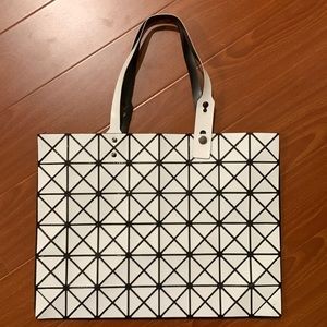 White Geometric Shoulder Tote